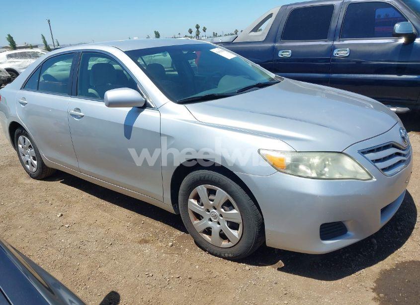 2011 Toyota Camry (VIN 4T1BF3EK2BU169303) main photo