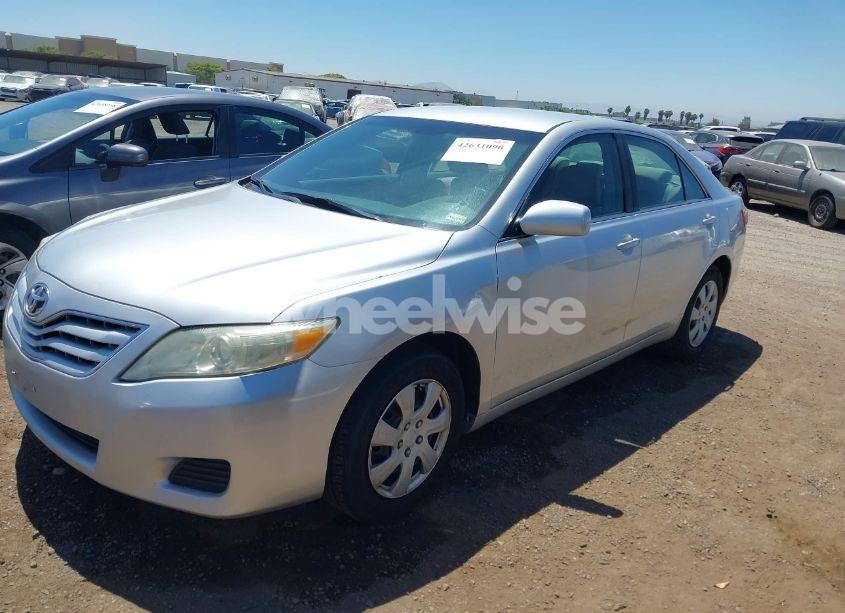 Photo 2 of 2011 Toyota Camry (VIN 4T1BF3EK2BU169303)