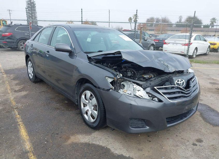 2011 Toyota Camry LE (VIN 4T1BF3EK2BU170368) main photo