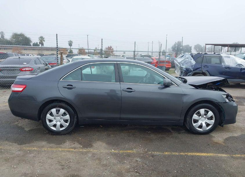 Photo 13 of 2011 Toyota Camry LE (VIN 4T1BF3EK2BU170368)