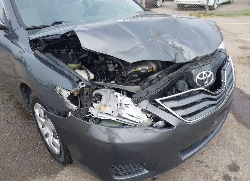Photo 18 of 2011 Toyota Camry LE (VIN 4T1BF3EK2BU170368)