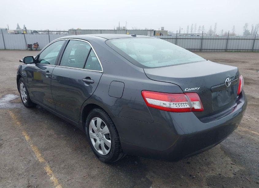 Photo 3 of 2011 Toyota Camry LE (VIN 4T1BF3EK2BU170368)