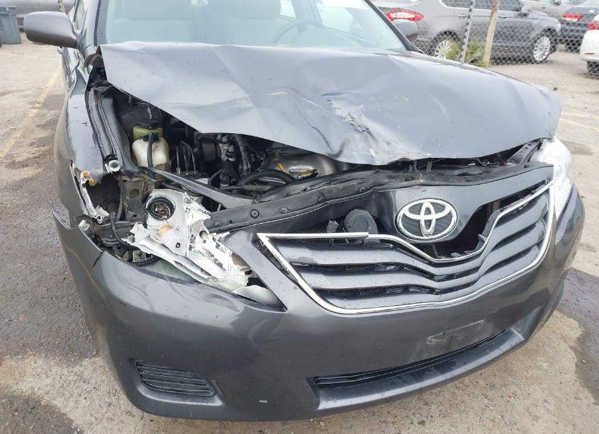 Photo 6 of 2011 Toyota Camry LE (VIN 4T1BF3EK2BU170368)