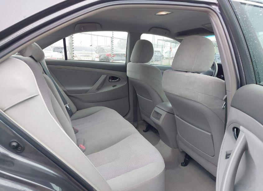 Photo 8 of 2011 Toyota Camry LE (VIN 4T1BF3EK2BU170368)