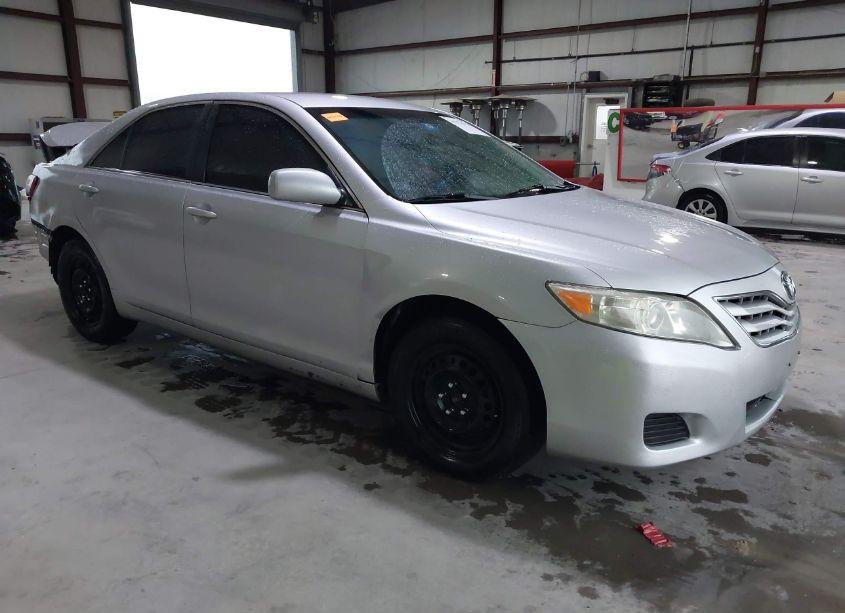 2011 Toyota Camry LE (VIN 4T1BF3EK2BU174226) main photo