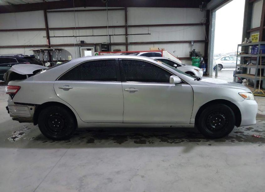 Photo 14 of 2011 Toyota Camry LE (VIN 4T1BF3EK2BU174226)