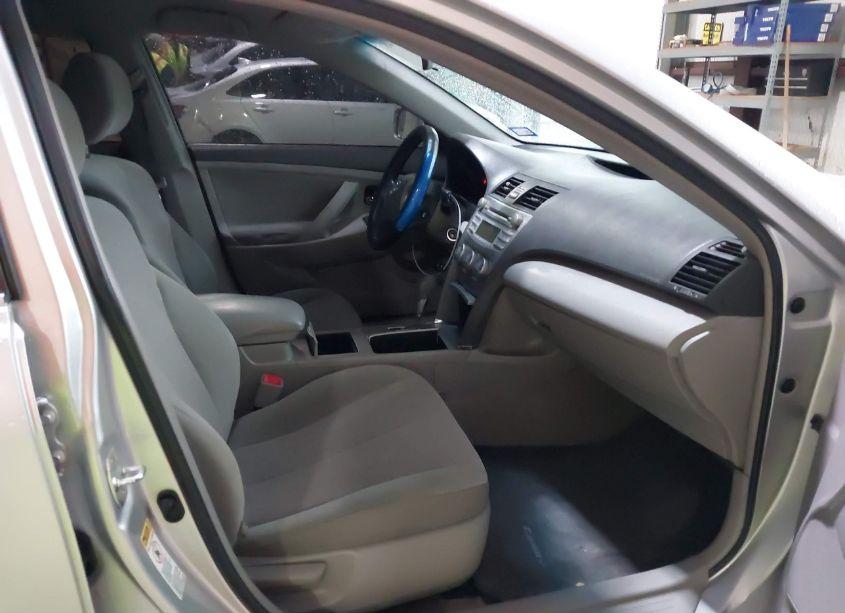 Photo 5 of 2011 Toyota Camry LE (VIN 4T1BF3EK2BU174226)