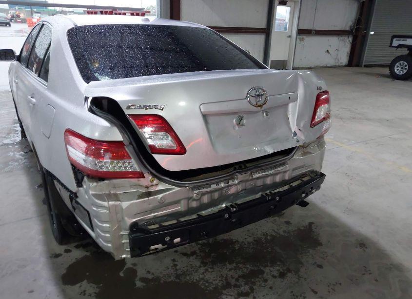 Photo 6 of 2011 Toyota Camry LE (VIN 4T1BF3EK2BU174226)