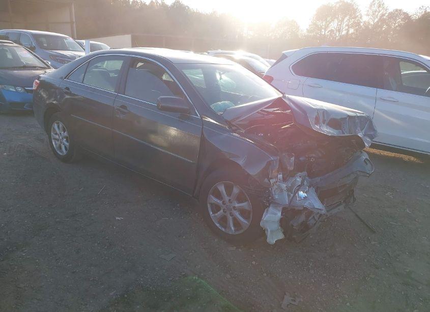 2011 Toyota Camry LE (VIN 4T1BF3EK2BU174727) main photo