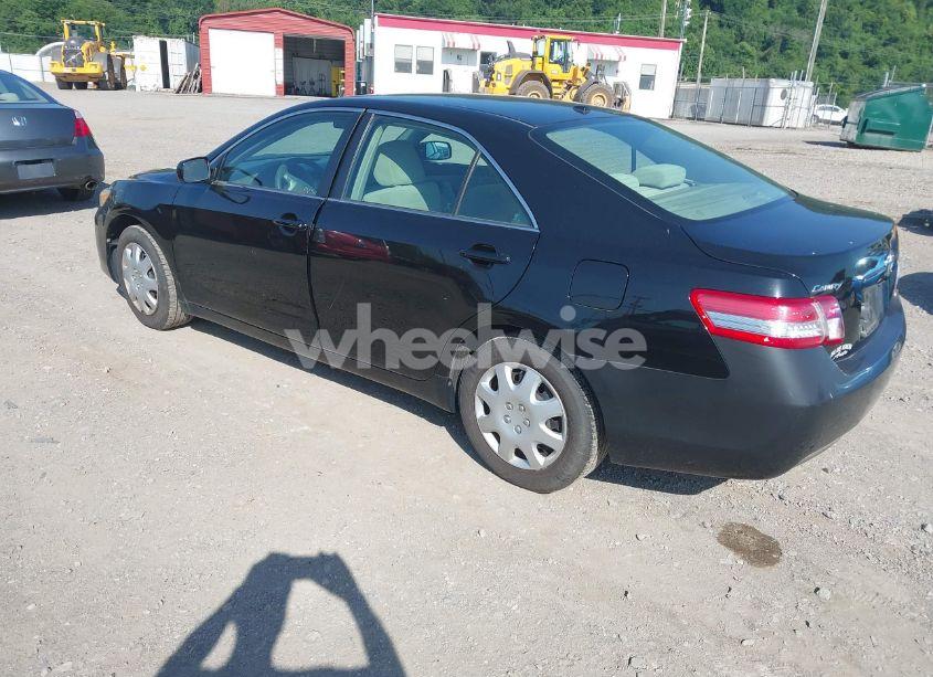 Photo 3 of 2011 Toyota Camry LE (VIN 4T1BF3EK2BU174758)