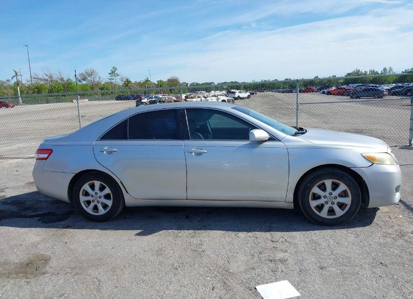 Photo 13 of 2011 Toyota Camry LE (VIN 4T1BF3EK2BU176364)