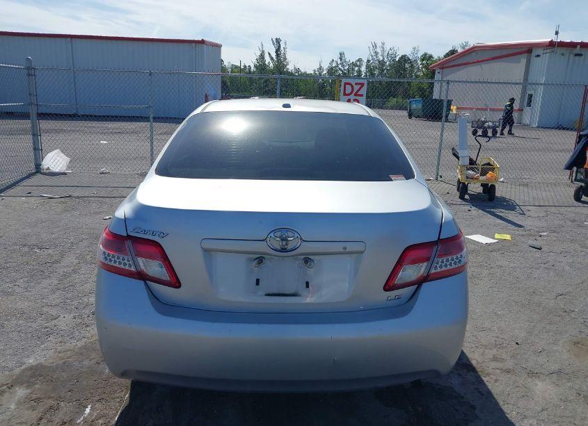 Photo 16 of 2011 Toyota Camry LE (VIN 4T1BF3EK2BU176364)