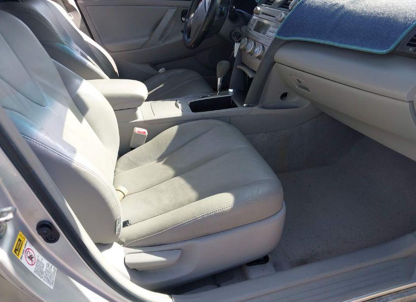 Photo 5 of 2011 Toyota Camry LE (VIN 4T1BF3EK2BU176364)