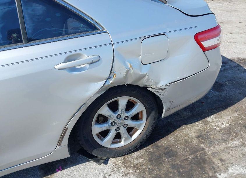 Photo 6 of 2011 Toyota Camry LE (VIN 4T1BF3EK2BU176364)