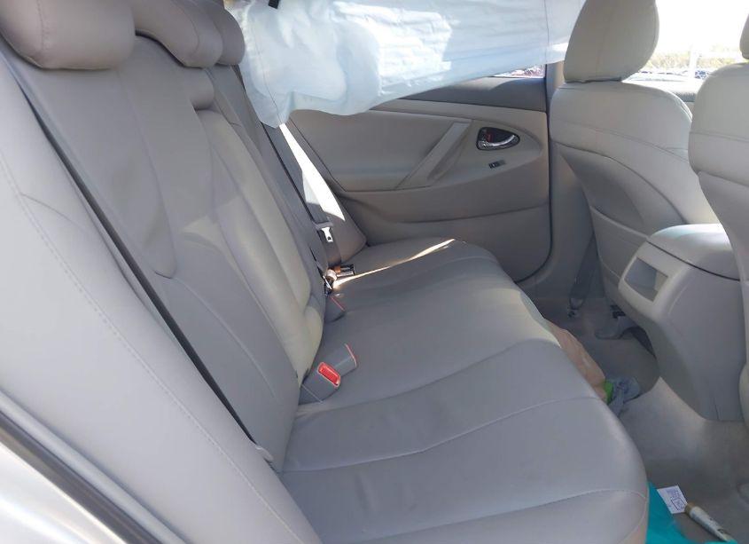 Photo 8 of 2011 Toyota Camry LE (VIN 4T1BF3EK2BU176364)