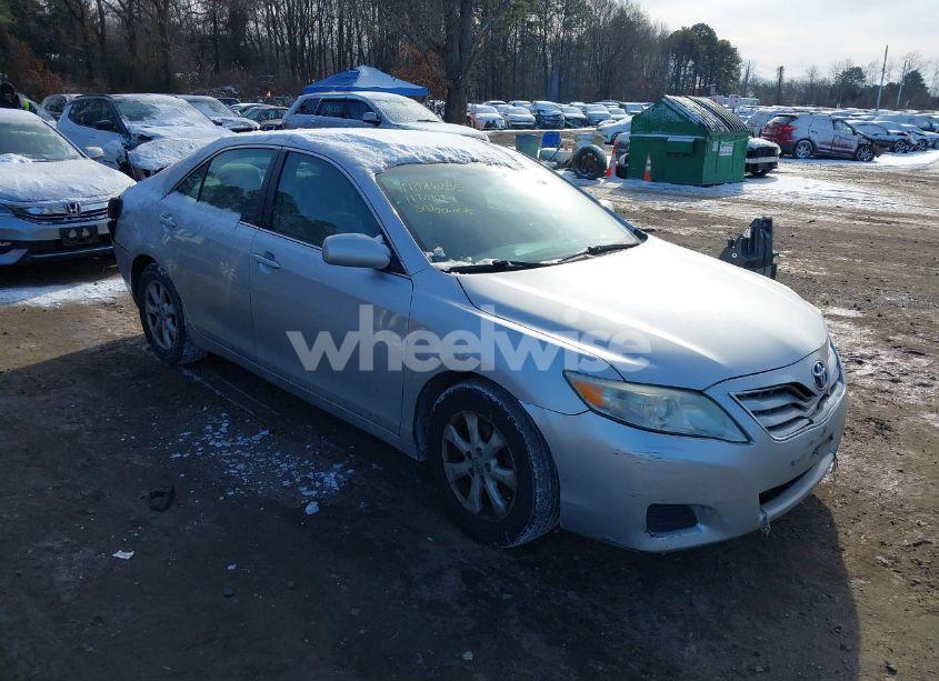 2011 Toyota Camry LE (VIN 4T1BF3EK2BU178650) main photo