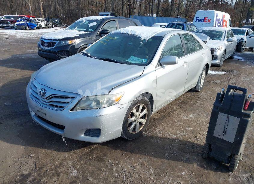 Photo 2 of 2011 Toyota Camry LE (VIN 4T1BF3EK2BU178650)