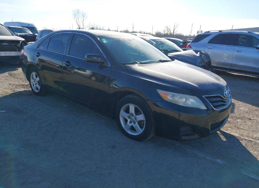 2011 Toyota Camry LE (VIN 4T1BF3EK2BU187560) main photo