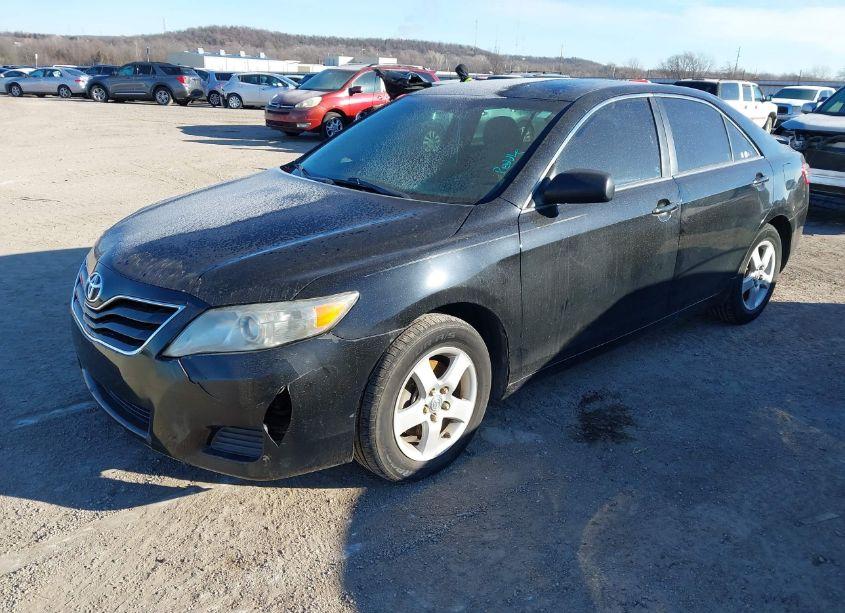 Photo 2 of 2011 Toyota Camry LE (VIN 4T1BF3EK2BU187560)