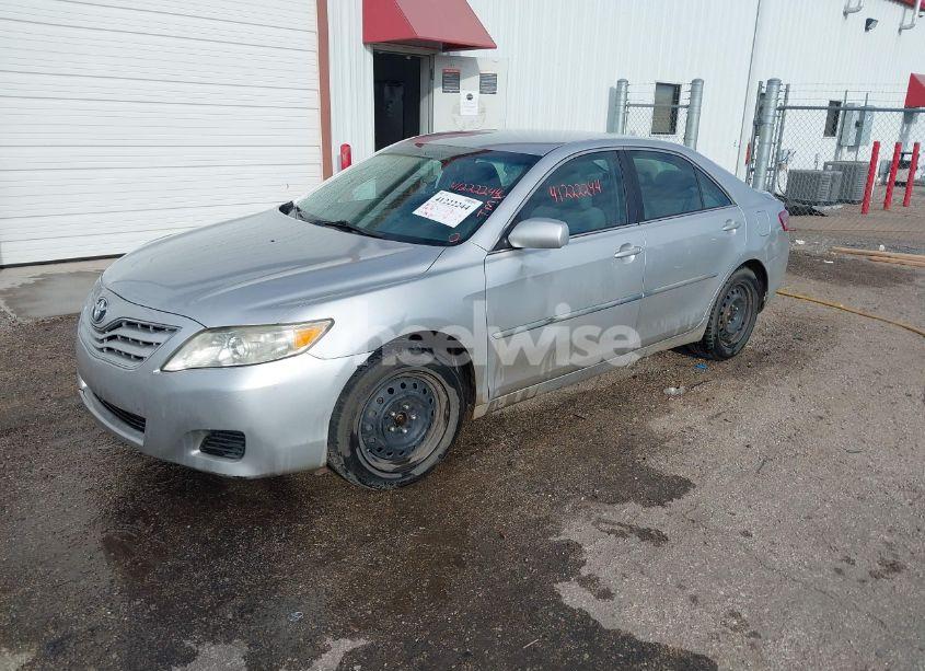 Photo 2 of 2011 Toyota Camry LE (VIN 4T1BF3EK2BU190166)