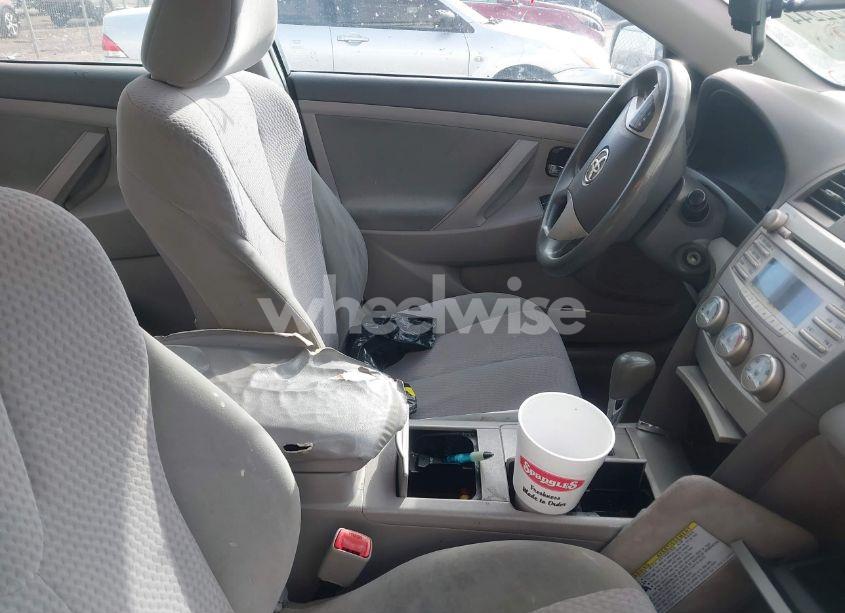 Photo 5 of 2011 Toyota Camry LE (VIN 4T1BF3EK2BU190166)