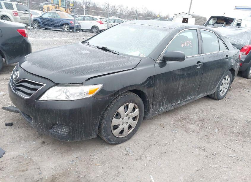 Photo 2 of 2011 Toyota Camry (VIN 4T1BF3EK2BU191107)