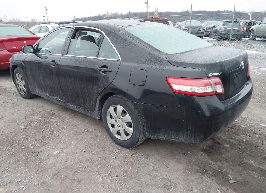 Photo 3 of 2011 Toyota Camry (VIN 4T1BF3EK2BU191107)