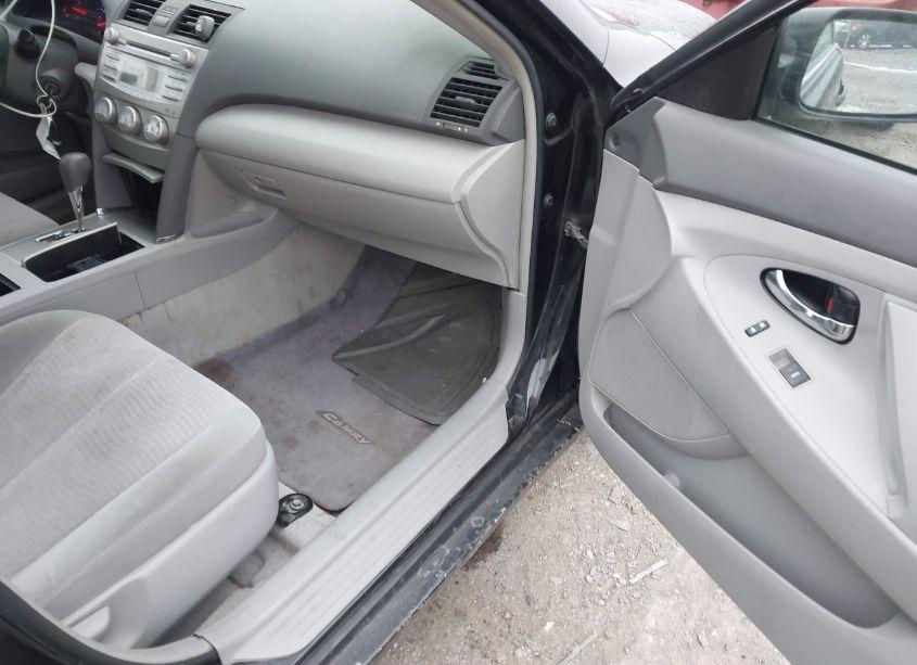 Photo 5 of 2011 Toyota Camry (VIN 4T1BF3EK2BU191107)