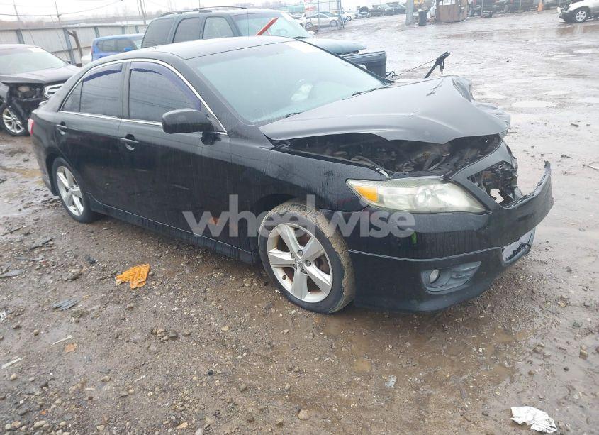 2011 Toyota Camry SE (VIN 4T1BF3EK2BU194735) main photo