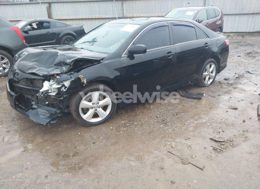 Photo 2 of 2011 Toyota Camry SE (VIN 4T1BF3EK2BU194735)