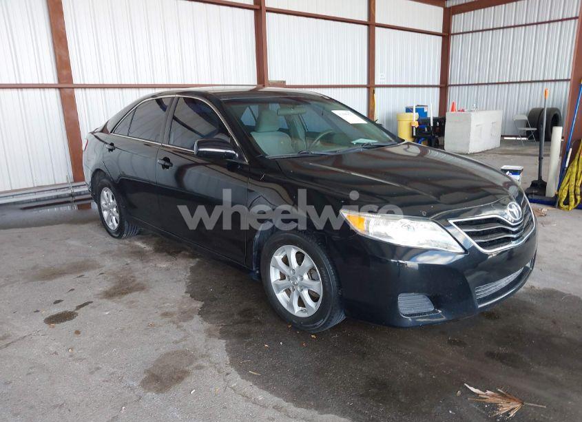 2011 Toyota Camry LE (VIN 4T1BF3EK2BU200064) main photo