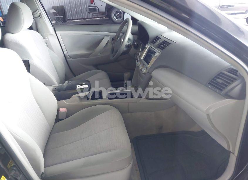 Photo 5 of 2011 Toyota Camry LE (VIN 4T1BF3EK2BU200064)