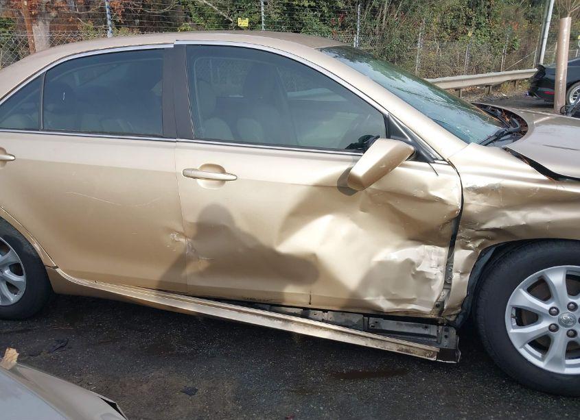 Photo 13 of 2011 Toyota Camry LE (VIN 4T1BF3EK2BU218578)