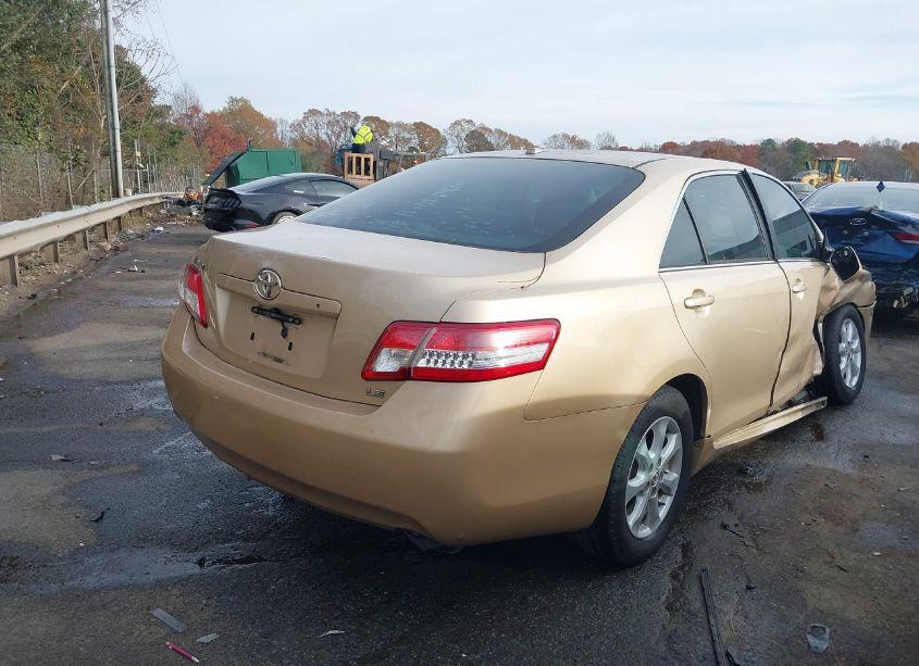 Photo 4 of 2011 Toyota Camry LE (VIN 4T1BF3EK2BU218578)