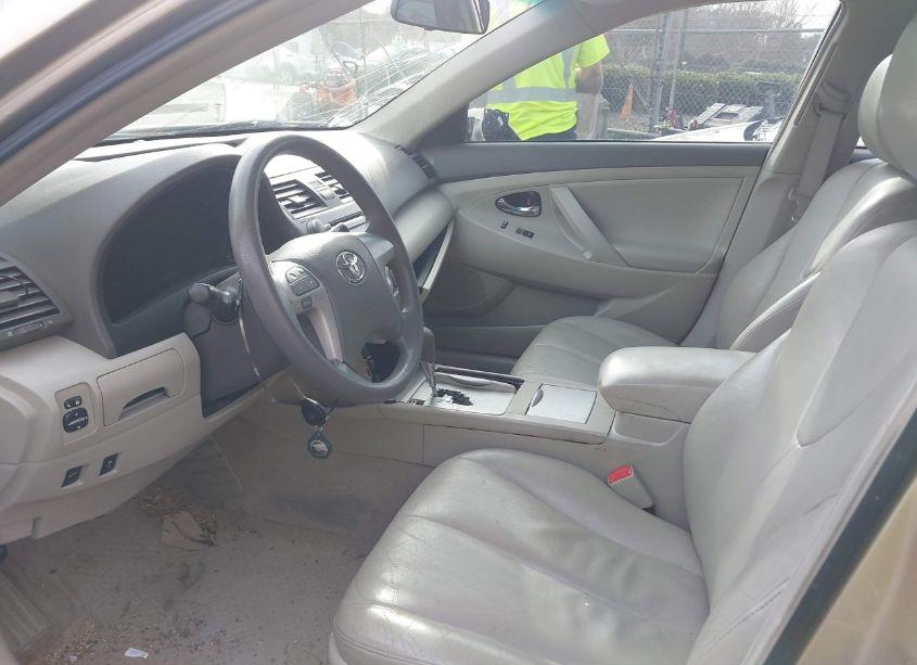 Photo 5 of 2011 Toyota Camry LE (VIN 4T1BF3EK2BU218578)