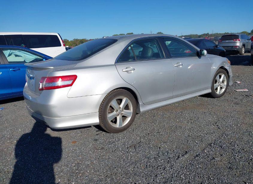 Photo 4 of 2011 Toyota Camry SE/LE/XLE (VIN 4T1BF3EK2BU221187)
