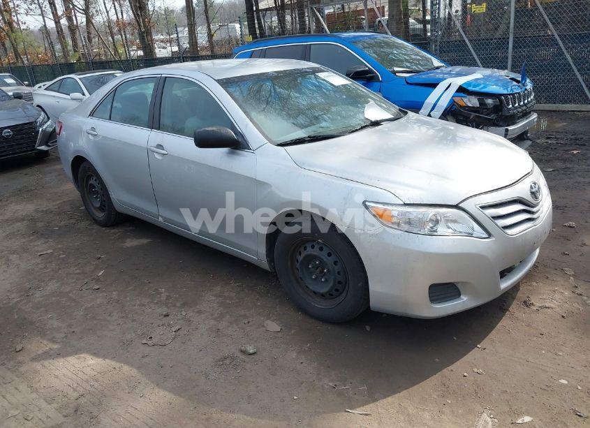 2011 Toyota Camry LE (VIN 4T1BF3EK2BU593547) main photo