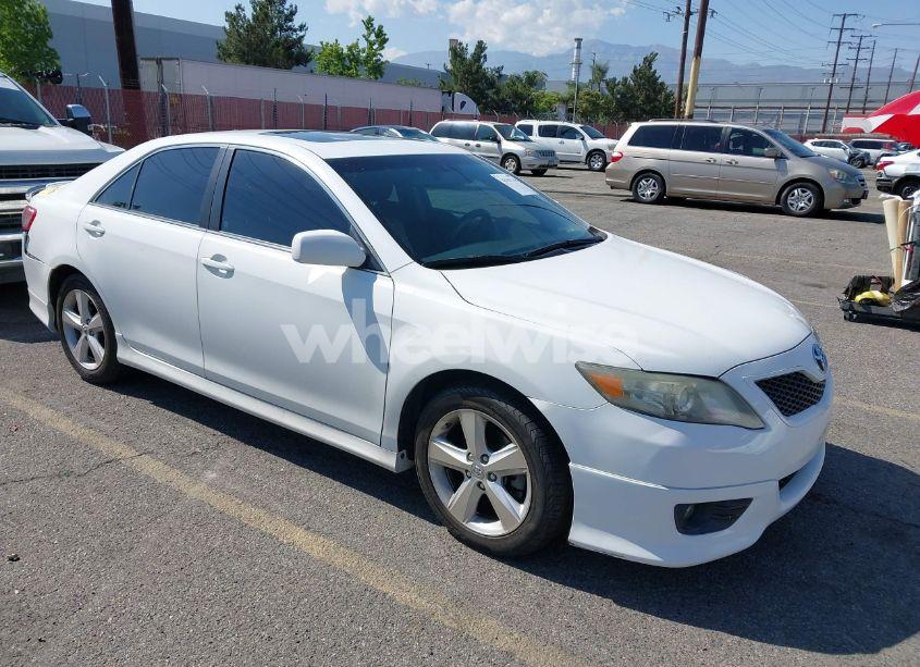 2011 Toyota Camry SE (VIN 4T1BF3EK2BU600495) main photo