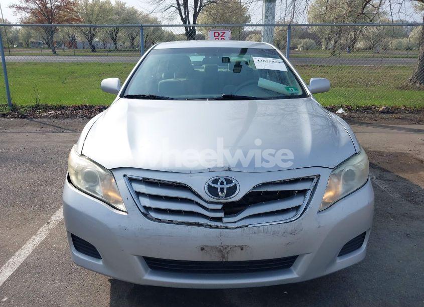 Photo 12 of 2011 Toyota Camry SE/LE/XLE (VIN 4T1BF3EK2BU605745)