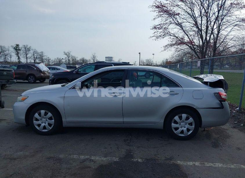 Photo 14 of 2011 Toyota Camry SE/LE/XLE (VIN 4T1BF3EK2BU605745)