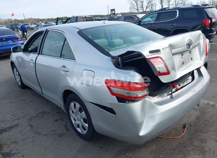 Photo 3 of 2011 Toyota Camry SE/LE/XLE (VIN 4T1BF3EK2BU605745)