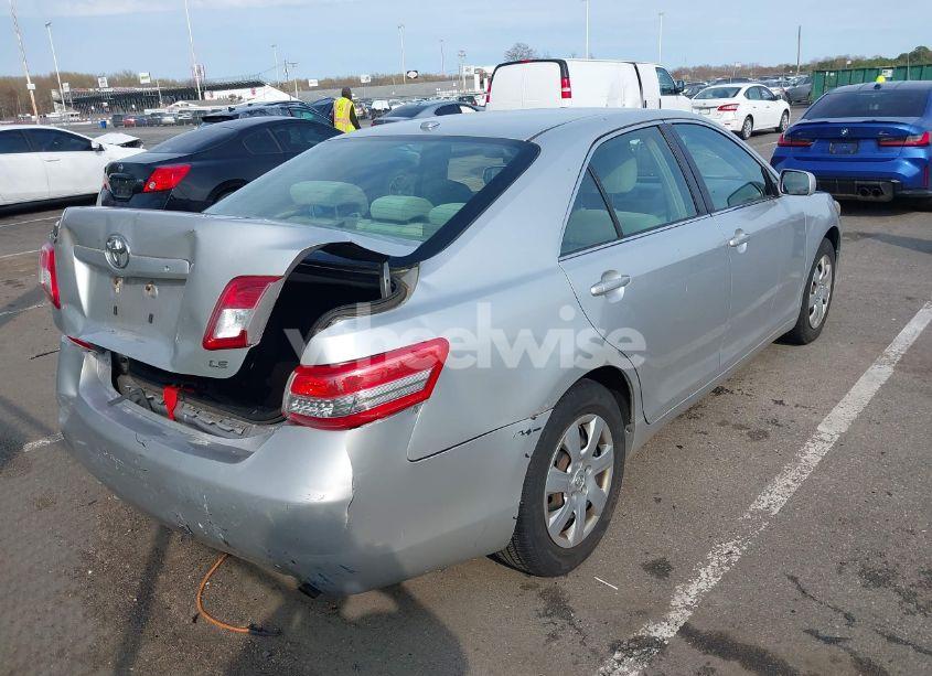 Photo 4 of 2011 Toyota Camry SE/LE/XLE (VIN 4T1BF3EK2BU605745)
