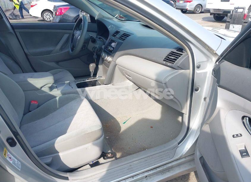 Photo 5 of 2011 Toyota Camry SE/LE/XLE (VIN 4T1BF3EK2BU605745)