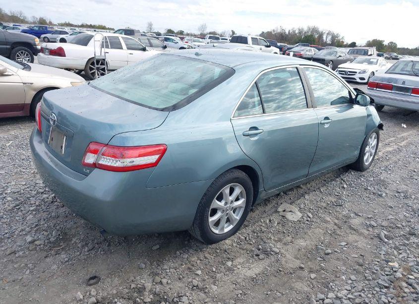 Photo 4 of 2011 Toyota Camry LE (VIN 4T1BF3EK2BU618625)