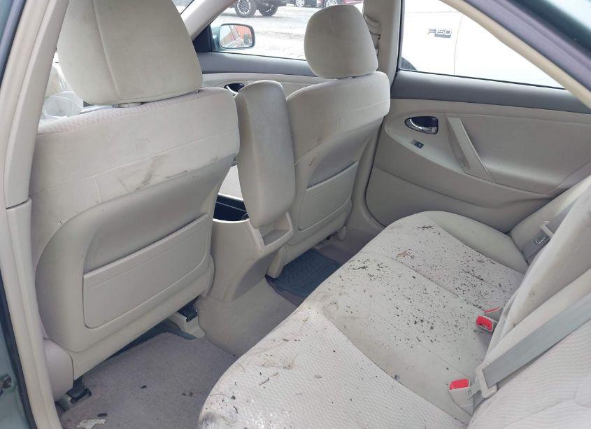 Photo 8 of 2011 Toyota Camry LE (VIN 4T1BF3EK2BU618625)