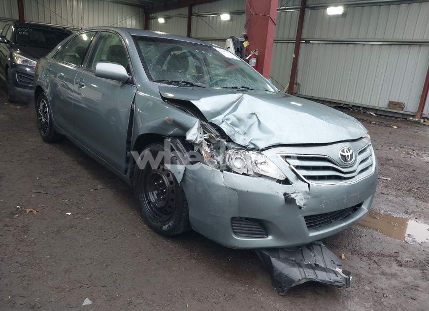 2011 Toyota Camry LE (VIN 4T1BF3EK2BU633898) main photo