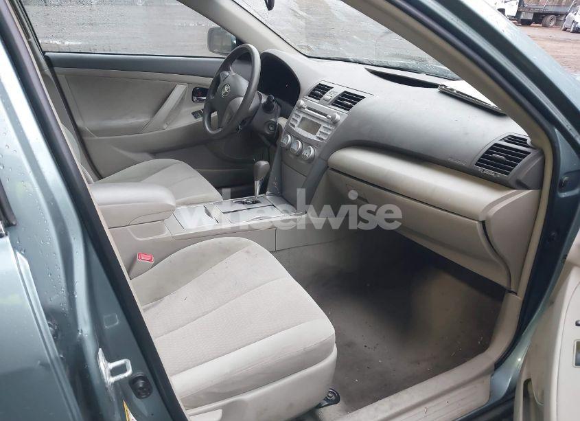 Photo 5 of 2011 Toyota Camry LE (VIN 4T1BF3EK2BU633898)