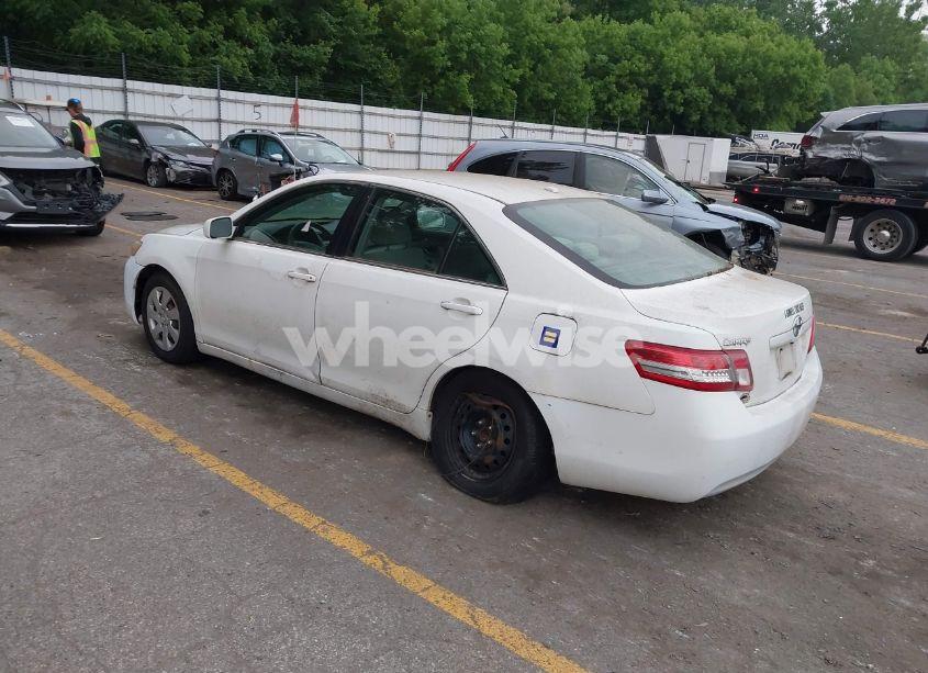 Photo 3 of 2011 Toyota Camry LE (VIN 4T1BF3EK2BU644948)