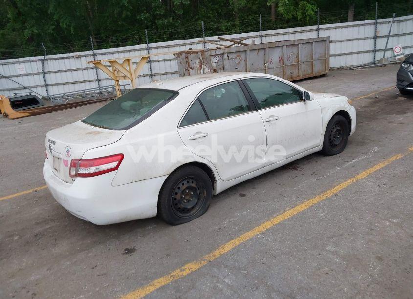 Photo 4 of 2011 Toyota Camry LE (VIN 4T1BF3EK2BU644948)