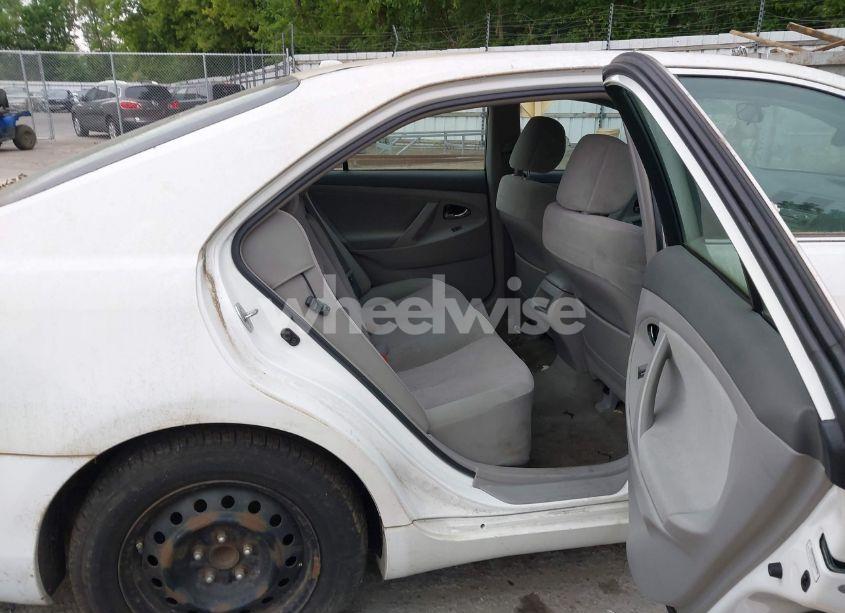 Photo 8 of 2011 Toyota Camry LE (VIN 4T1BF3EK2BU644948)